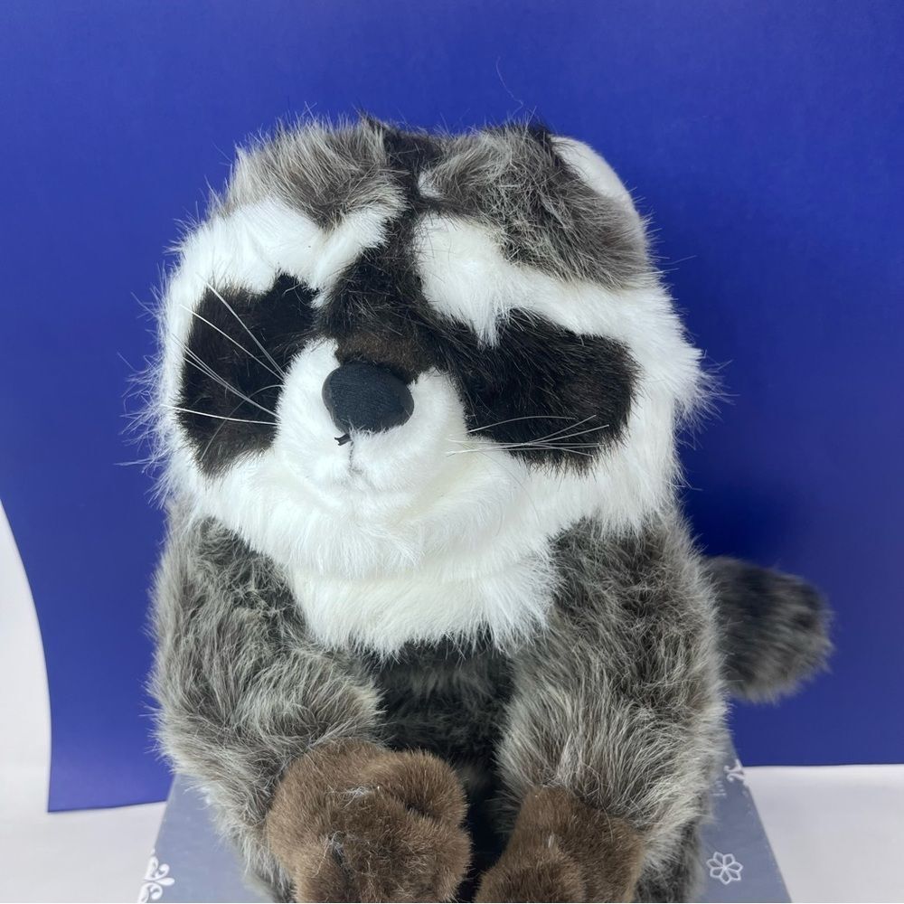 LA-Z-BOY 12” Raccoon Promotional Plush NWT - Picture 2 of 10